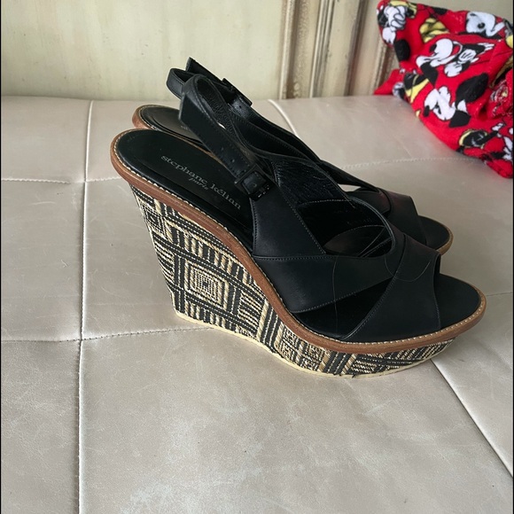 Black Platform Sandal - Picture 1 of 3